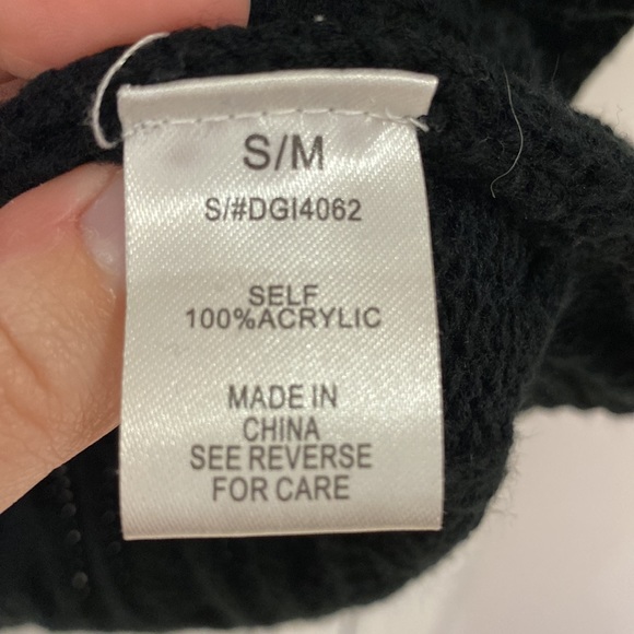 Better Be Black Sweater Dress - Picture 5 of 9